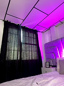 Snapshot of ZoeJohnsoon chatting on September 2025 03:24:02 PM ZoeJohnsoon online show from September 2025 03:24:02 PM