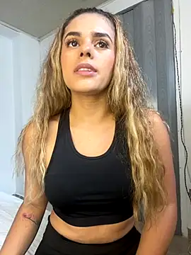 Snapshot of ZoeJohnsoon chatting on October 2025 03:56:02 PM ZoeJohnsoon online show from October 2025 03:56:02 PM