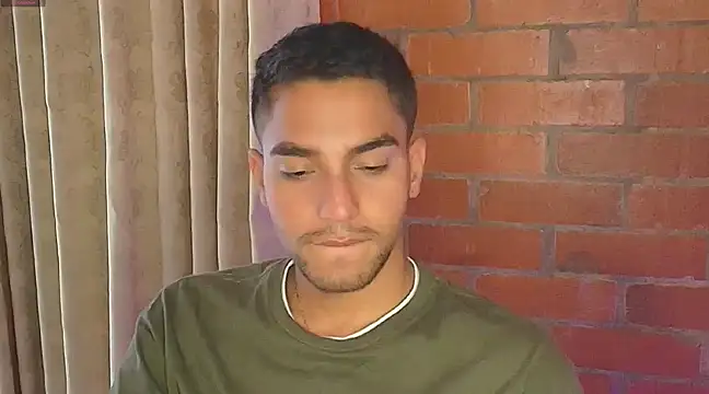 Snapshot of Leandro_valenzuela chatting on February 2025 04:18:02 PM Leandro valenzuela online show from February 2025 04:18:02 PM