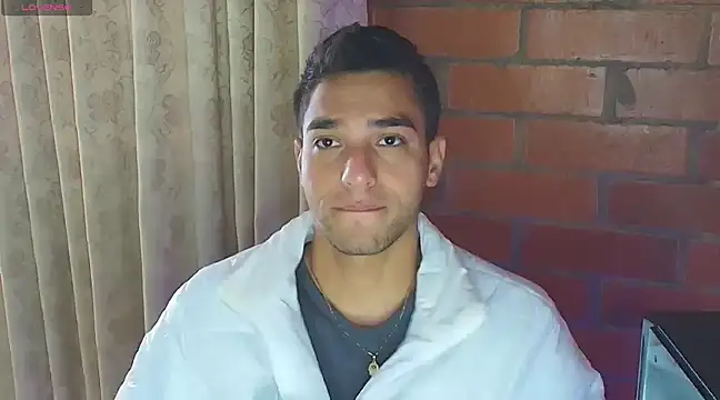 Snapshot of Leandro_valenzuela chatting on February 2025 01:39:02 PM Leandro valenzuela online show from February 2025 01:39:02 PM