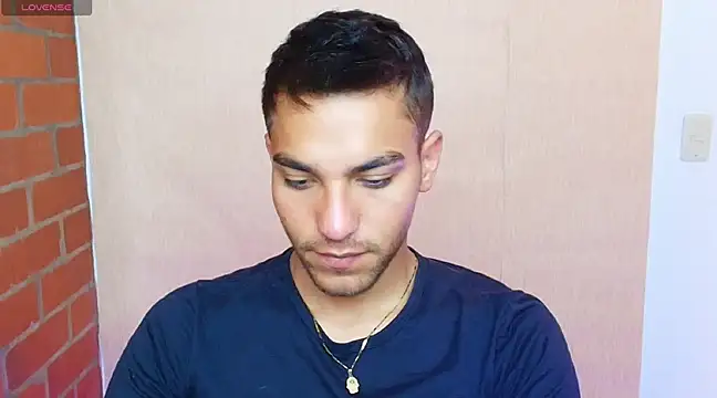 Snapshot of Leandro_valenzuela chatting on February 2025 05:26:01 PM Leandro valenzuela online show from February 2025 05:26:01 PM