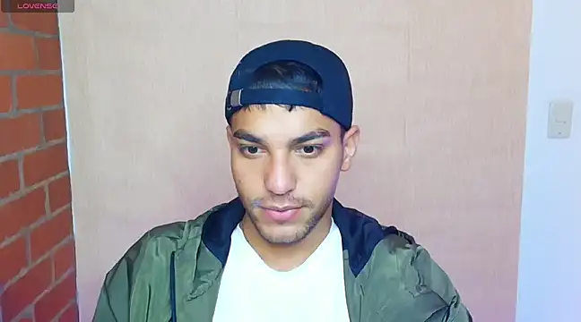 Snapshot of Leandro_valenzuela chatting on March 2025 02:48:01 PM Leandro valenzuela online show from March 2025 02:48:01 PM