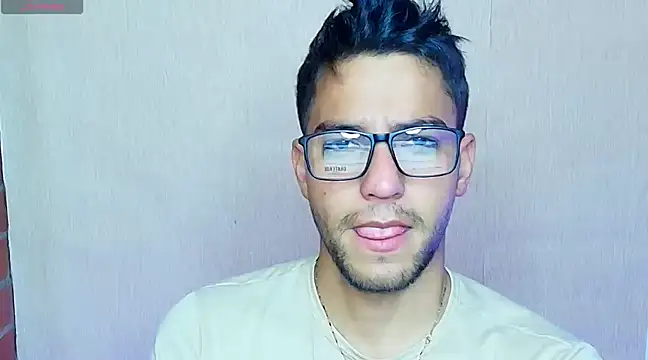 Snapshot of Leandro_valenzuela chatting on March 2025 09:54:02 PM Leandro valenzuela online show from March 2025 09:54:02 PM