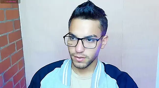 Snapshot of Leandro_valenzuela chatting on March 2025 04:24:01 PM Leandro valenzuela online show from March 2025 04:24:01 PM