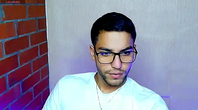 Snapshot of Leandro_valenzuela chatting on March 2025 04:57:02 AM Leandro valenzuela online show from March 2025 04:57:02 AM