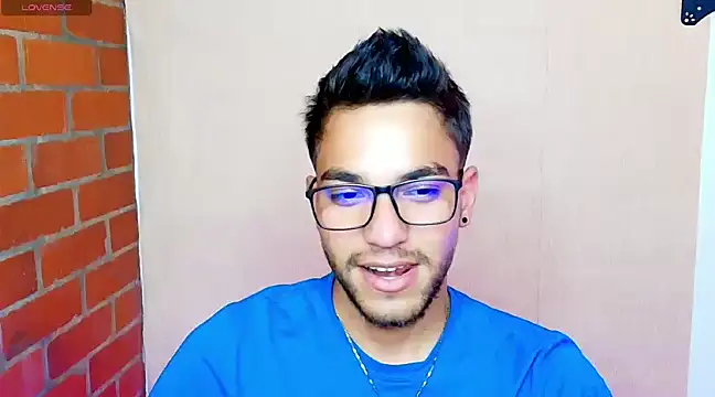 Snapshot of Leandro_valenzuela chatting on March 2025 09:03:01 PM Leandro valenzuela online show from March 2025 09:03:01 PM