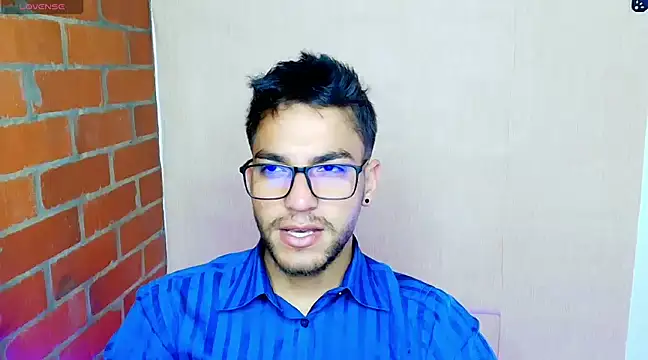 Snapshot of Leandro_valenzuela chatting on March 2025 03:44:02 AM Leandro valenzuela online show from March 2025 03:44:02 AM