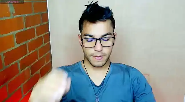 Snapshot of Leandro_valenzuela chatting on March 2025 11:38:02 PM Leandro valenzuela online show from March 2025 11:38:02 PM