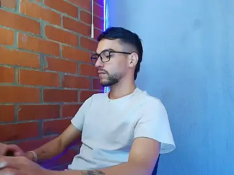 Snapshot of Leandro_valenzuela chatting on September 2025 03:45:01 PM Leandro valenzuela online show from September 2025 03:45:01 PM