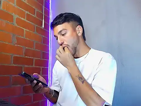 Leandro valenzuela online show from October 2025 11:05:01 PM