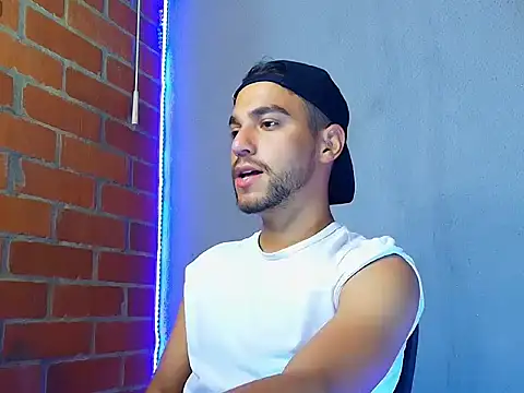 Leandro valenzuela online show from October 2025 02:11:02 AM