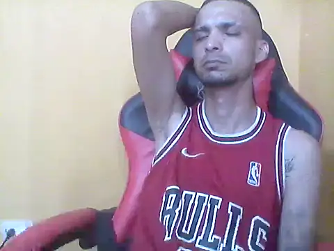 Snapshot of _Dmente_ chatting on October 2025 06:05:02 AM Dmente online show from October 2025 06:05:02 AM