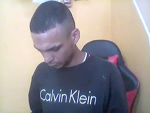 Snapshot of _Dmente_ chatting on October 2025 08:09:02 PM Dmente online show from October 2025 08:09:02 PM