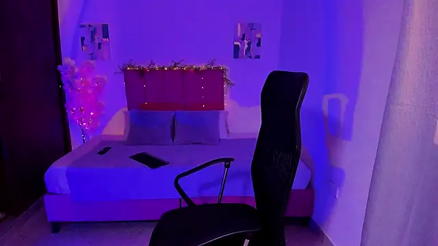 Charlee pink online show from October 2025 04:28:01 PM