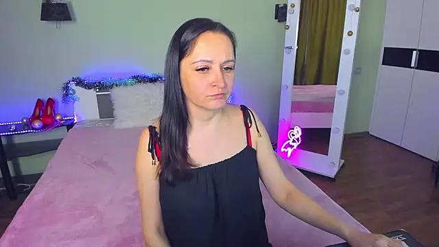 AngellLika online show from December 2024 12:05:01 PM