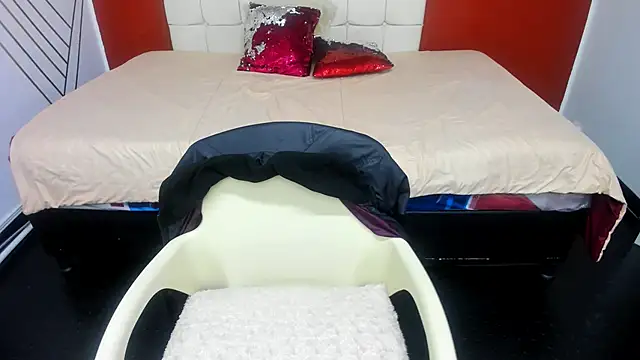 Snapshot of Abrillee1 chatting on February 2025 07:41:01 PM Abrillee1 online show from February 2025 07:41:01 PM