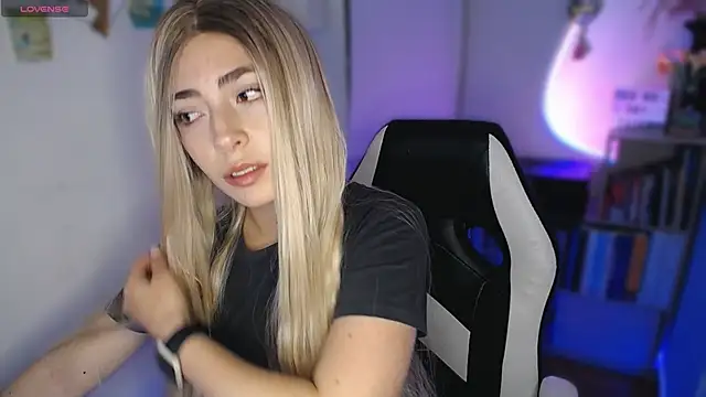 Snapshot of channel_blonde_a chatting on October 2025 04:56:02 AM channel blonde a online show from October 2025 04:56:02 AM