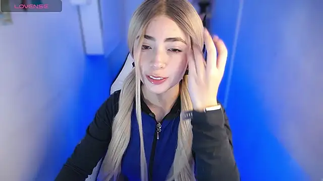 Snapshot of channel_blonde_a chatting on November 2025 03:45:02 PM channel blonde a online show from November 2025 03:45:02 PM