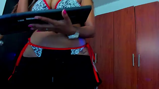 moon HoneyX online show from December 2024 05:10:02 PM