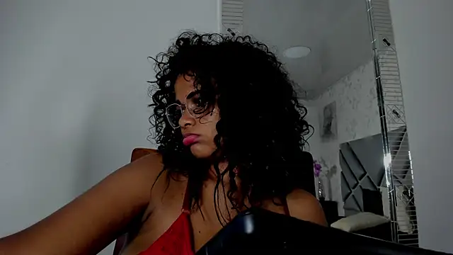 moon HoneyX online show from February 2025 07:00:01 PM