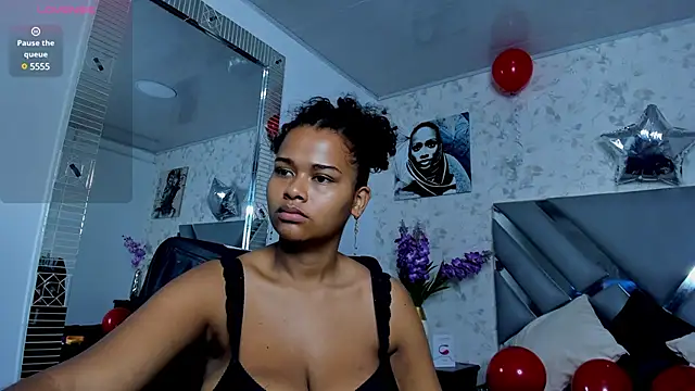 moon HoneyX online show from February 2025 01:06:01 PM