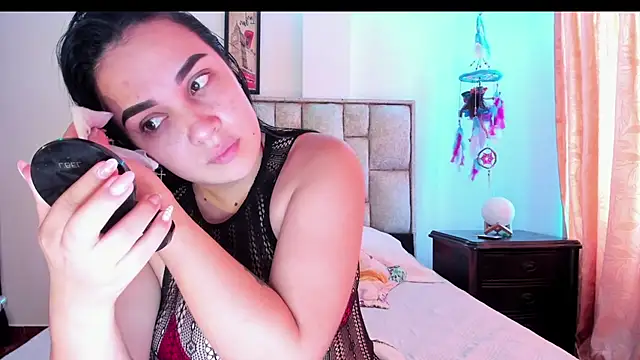 brianaGuzman online show from September 2025 06:19:02 PM