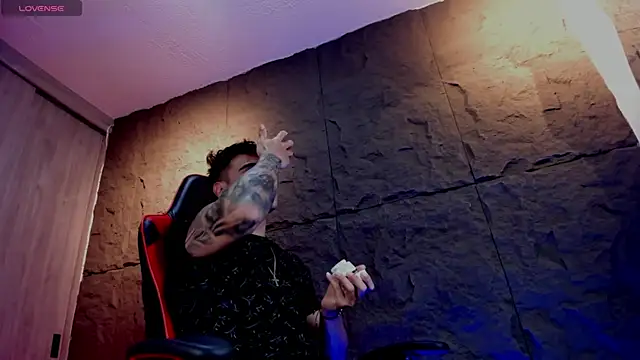 Snapshot of joseph_boy chatting on October 2025 11:54:01 AM joseph boy online show from October 2025 11:54:01 AM