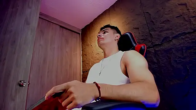 Snapshot of joseph_boy chatting on October 2025 11:43:02 AM joseph boy online show from October 2025 11:43:02 AM