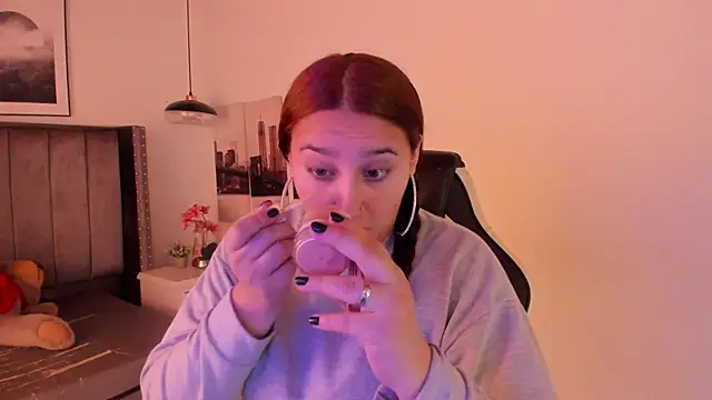Alaia Cute online show from December 2024 11:57:01 PM
