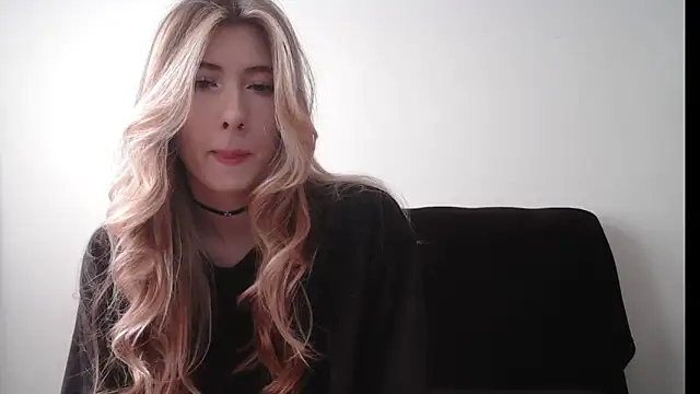 Snapshot of ErikaShyy chatting on October 2025 10:16:02 AM ErikaShyy online show from October 2025 10:16:02 AM