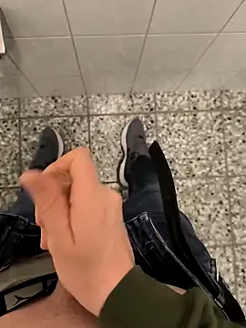 Snapshot of geilehecke1 chatting on March 2025 09:20:02 AM geilehecke1 online show from March 2025 09:20:02 AM