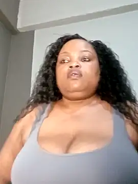 Snapshot of hugemelonsxxx chatting on October 2025 07:03:02 PM hugemelonsxxx online show from October 2025 07:03:02 PM