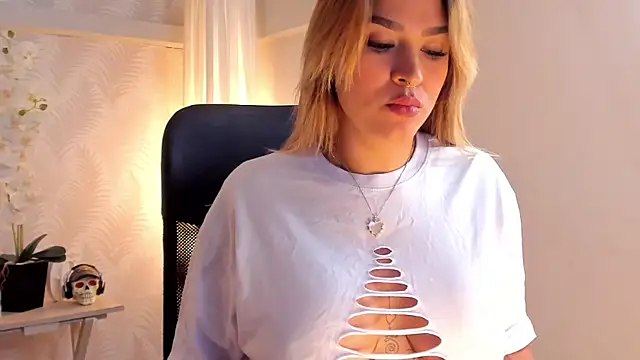 CyntiaAdams online show from December 2024 04:37:01 PM