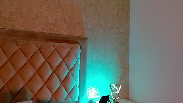 Snapshot of LiaFlowers chatting on January 2025 12:16:02 AM LiaFlowers online show from January 2025 12:16:02 AM