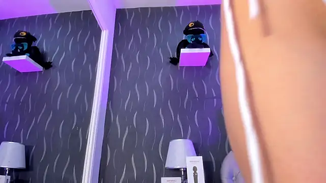 Snapshot of LiaFlowers chatting on January 2025 04:25:01 AM LiaFlowers online show from January 2025 04:25:01 AM