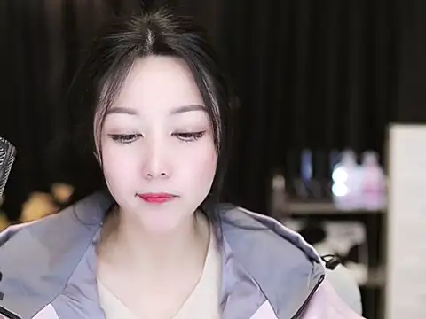 Nuyoah-77 online show from March 2025 06:31:01 PM