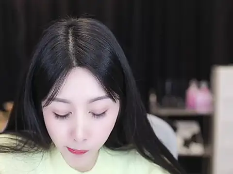 Nuyoah-77 online show from November 2025 01:54:02 PM