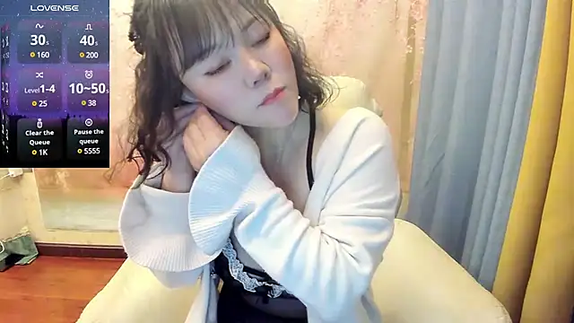 Pennyee online show from March 2025 12:24:01 PM