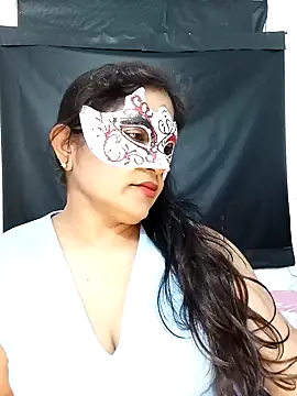 Snapshot of Maya8175 chatting on January 2025 04:51:02 PM Maya8175 online show from January 2025 04:51:02 PM