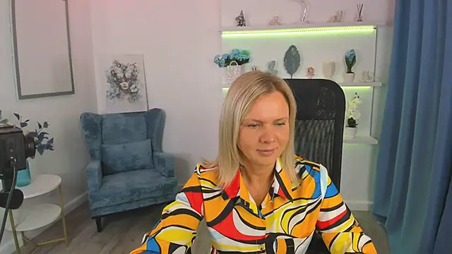 AgathaKlouin online show from October 2025 07:23:02 PM