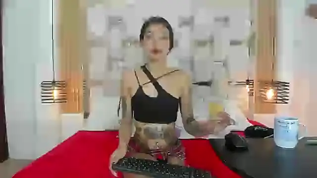 Snapshot of KathaleiaRoss chatting on February 2025 05:05:01 AM KathaleiaRoss online show from February 2025 05:05:01 AM