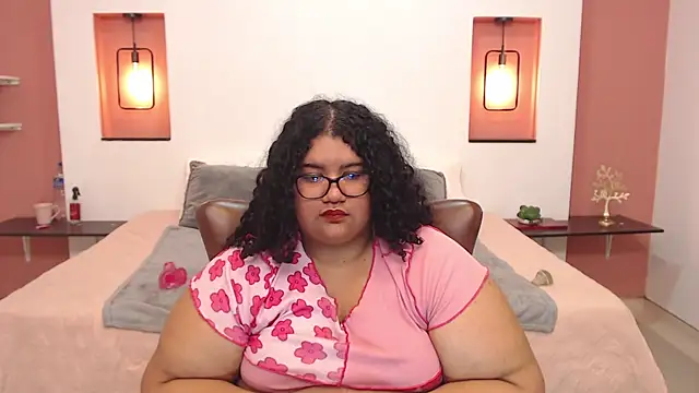 Snapshot of Miley_Collins chatting on December 2024 02:15:02 AM Miley Collins online show from December 2024 02:15:02 AM