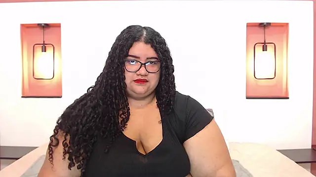 Snapshot of Miley_Collins chatting on December 2024 06:35:01 PM Miley Collins online show from December 2024 06:35:01 PM