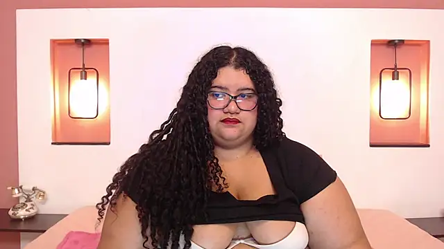 Snapshot of Miley_Collins chatting on February 2025 09:22:01 PM Miley Collins online show from February 2025 09:22:01 PM