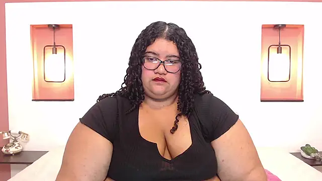 Snapshot of Miley_Collins chatting on February 2025 10:18:02 PM Miley Collins online show from February 2025 10:18:02 PM