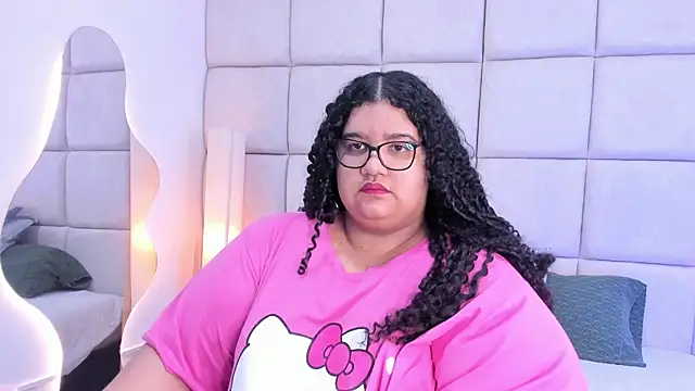 Snapshot of Miley_Collins chatting on November 2025 12:38:02 PM Miley Collins online show from November 2025 12:38:02 PM