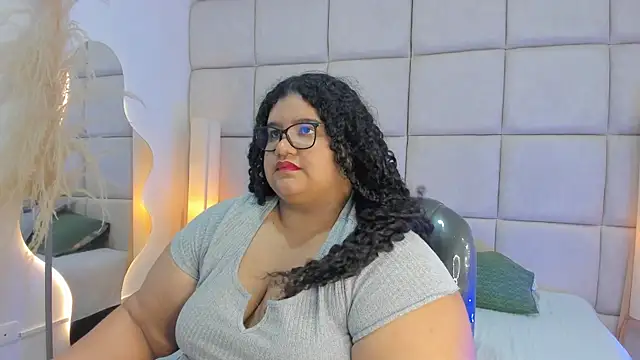 Snapshot of Miley_Collins chatting on November 2025 07:54:01 PM Miley Collins online show from November 2025 07:54:01 PM