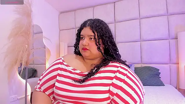 Snapshot of Miley_Collins chatting on November 2025 07:23:02 PM Miley Collins online show from November 2025 07:23:02 PM