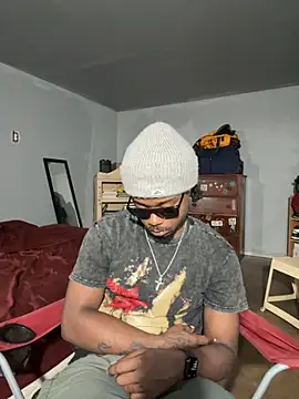 Snapshot of SluttyLyfe4L chatting on October 2025 07:25:02 PM SluttyLyfe4L online show from October 2025 07:25:02 PM