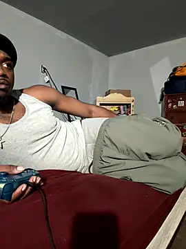 Snapshot of SluttyLyfe4L chatting on October 2025 08:11:01 AM SluttyLyfe4L online show from October 2025 08:11:01 AM